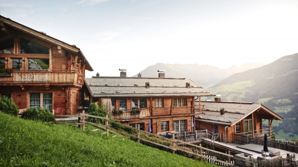 Villa dengan teras luas dan pemandangan pegunungan dari Austria